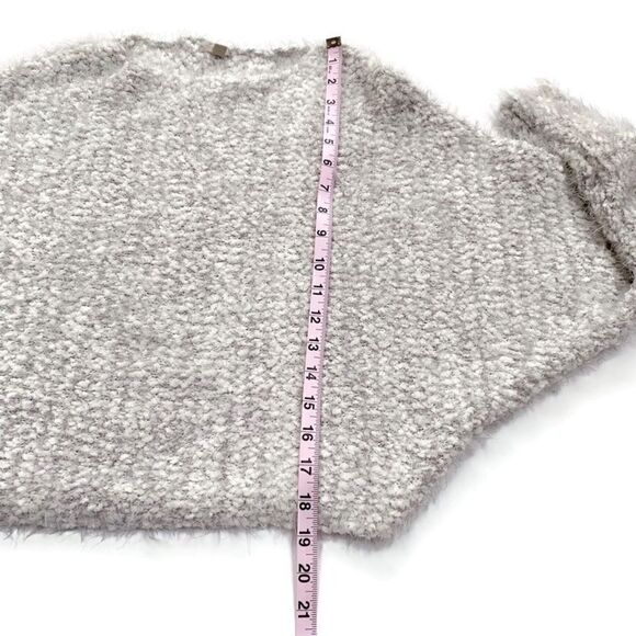 Urban Outfitters Ecote Fuzzy Eyelash Knit Cropped Sweater Boho Gray & White XS - Picture 7 of 10